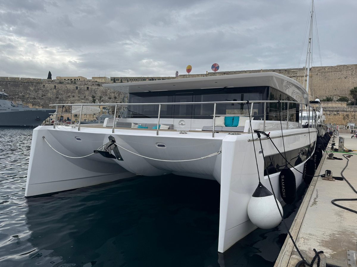 Solar electric yacht equiped with bidirectional dc dc converters from epic power